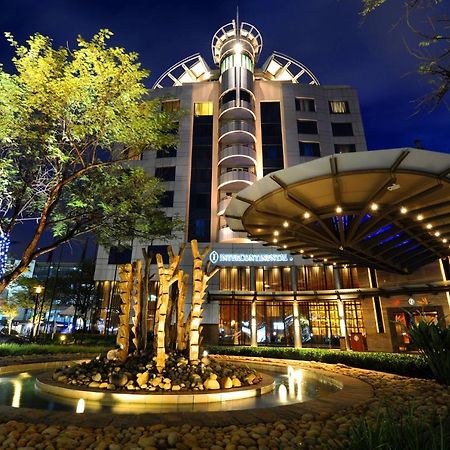 Intercontinental Johannesburg Or Tambo Airport Hotel By Ihg Kempton Park Dış mekan fotoğraf The Royal