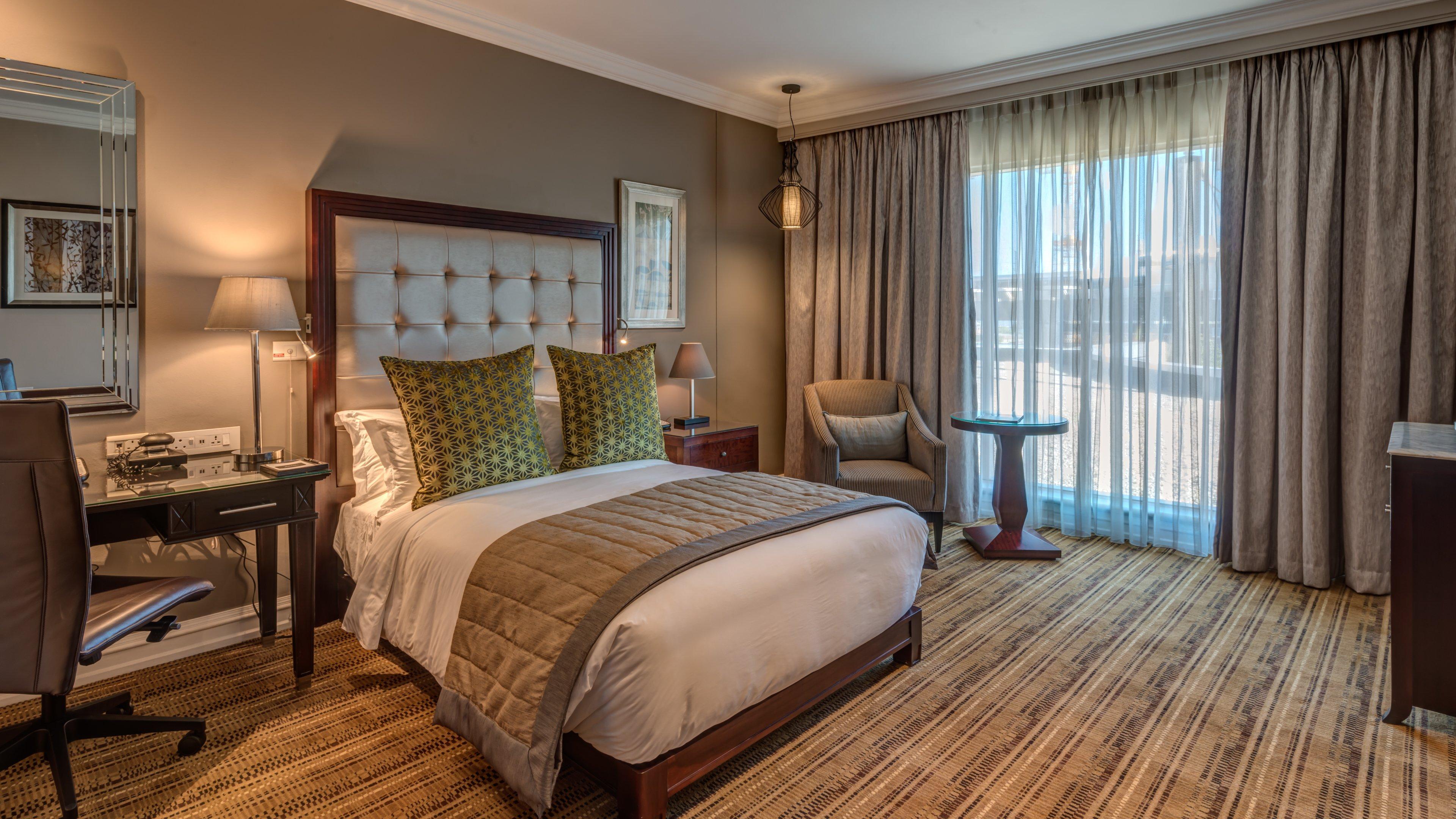 Intercontinental Johannesburg Or Tambo Airport Hotel By Ihg Kempton Park Dış mekan fotoğraf A bedroom at the Taj Bengal