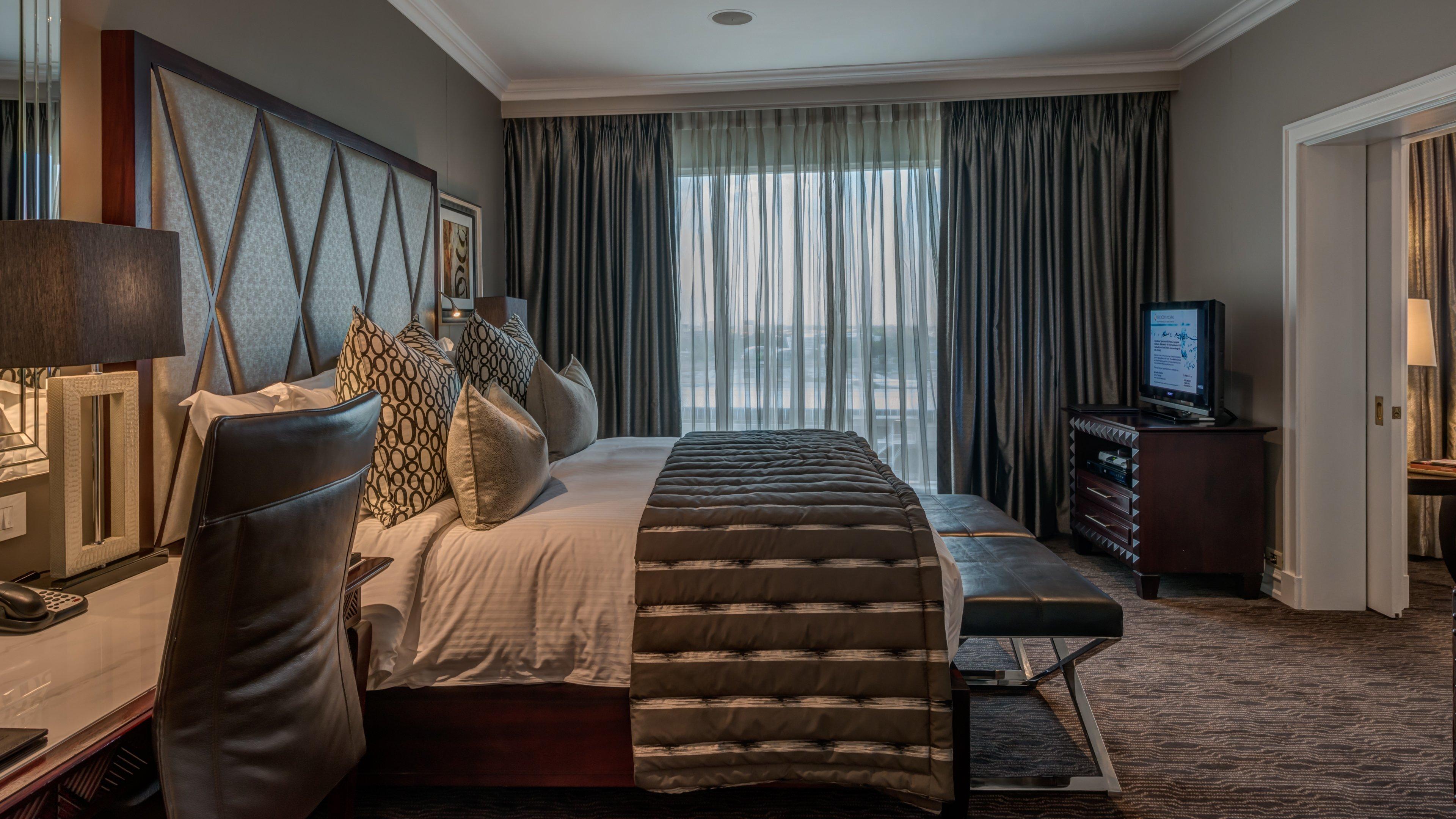 Intercontinental Johannesburg Or Tambo Airport Hotel By Ihg Kempton Park Dış mekan fotoğraf A bedroom at the hotel