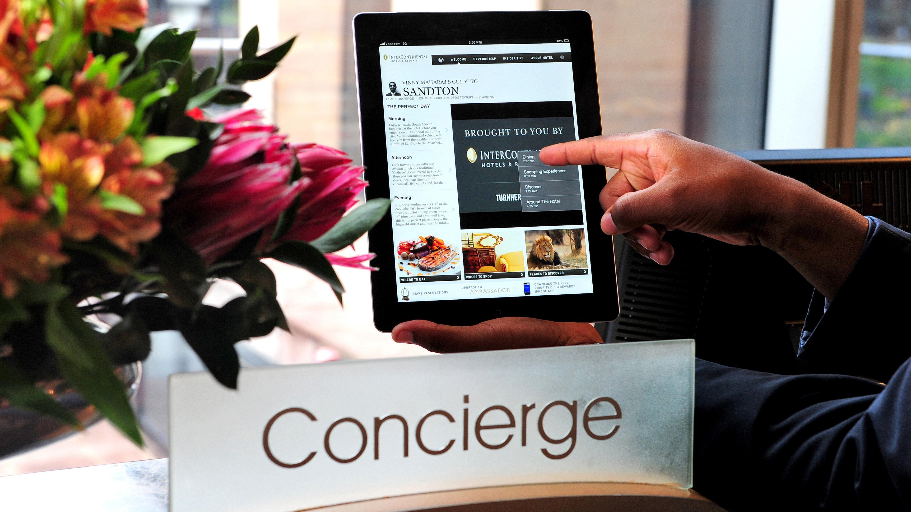 Intercontinental Johannesburg Or Tambo Airport Hotel By Ihg Kempton Park Dış mekan fotoğraf Concierge service