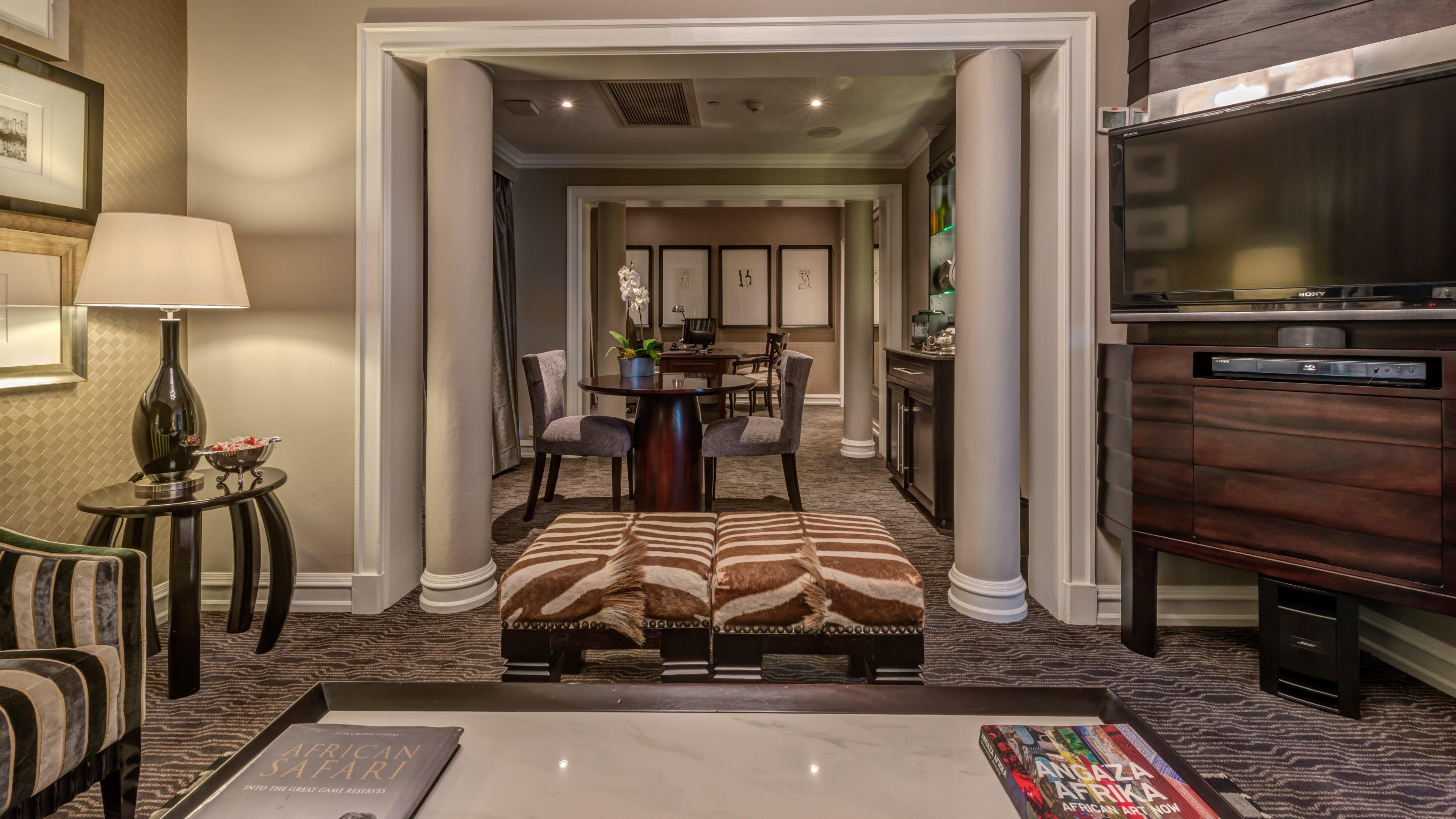 Intercontinental Johannesburg Or Tambo Airport Hotel By Ihg Kempton Park Dış mekan fotoğraf A suite at The Ivy Hotel