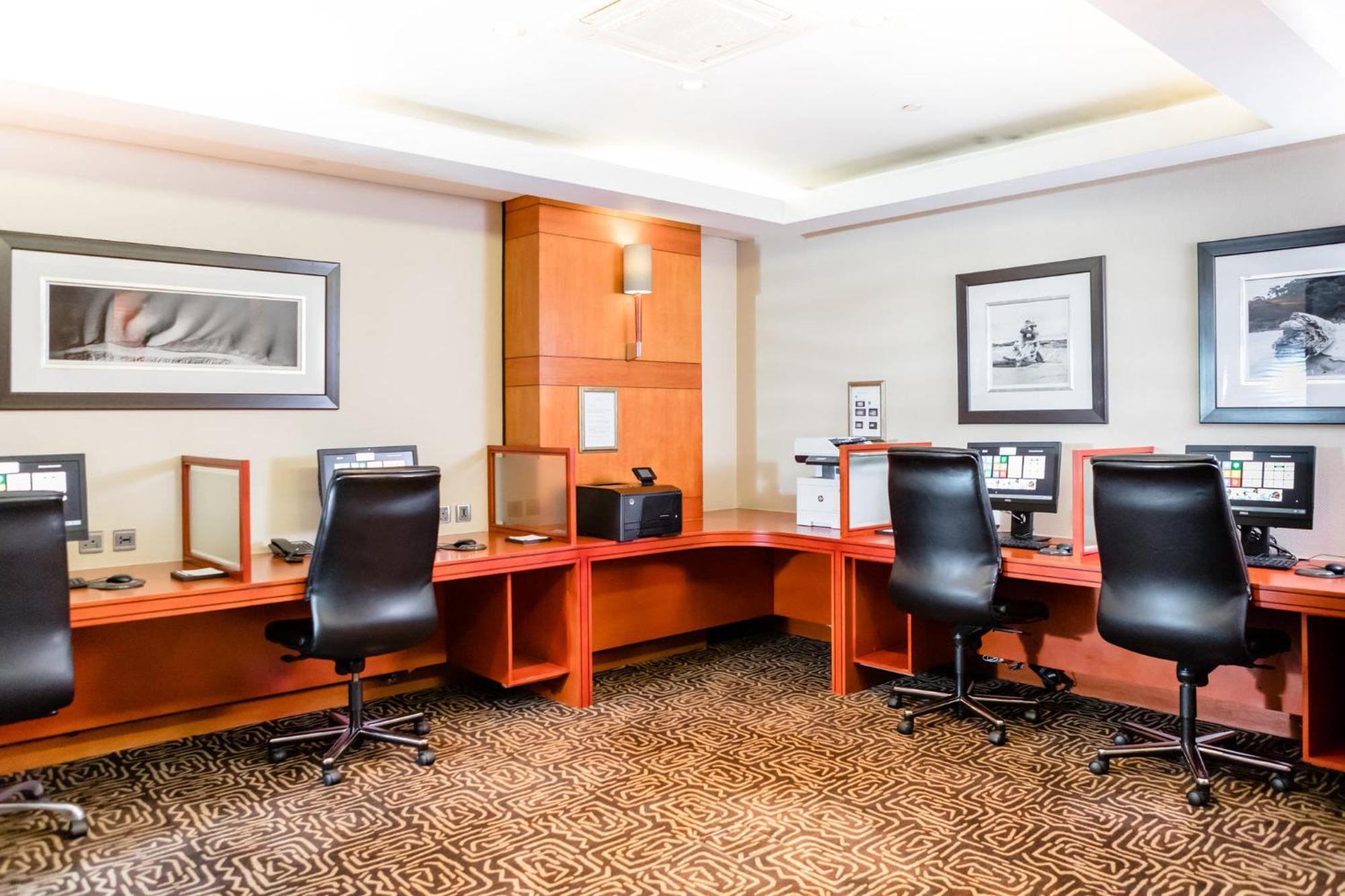 Intercontinental Johannesburg Or Tambo Airport Hotel By Ihg Kempton Park Dış mekan fotoğraf Business Center